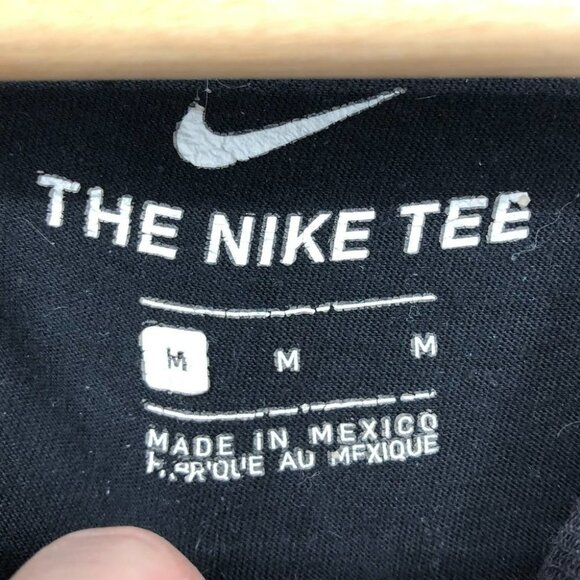 The Nike Tee Black  Nike swoosh graphic T-Shirt Medium - Picture 3 of 15